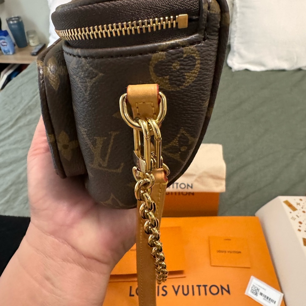 Authentic Louis Vuitton Mini Bumbag Monogram Canvas - Picture 3 of 11